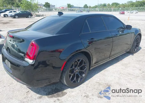 2019 Chrysler 300 Touring z USA, uszkodzony, nr VIN 2C3CCAAG0KH613471